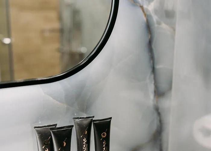 Dems With Private Parking *